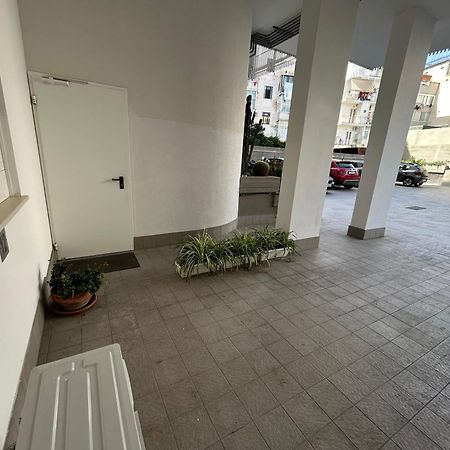 Appartement Central Modern Studio Bari Extérieur photo
